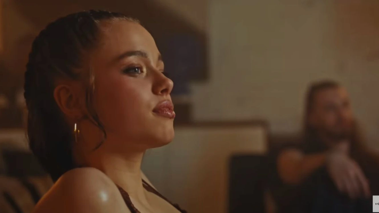 angelina-jolie-daughter-shiloh-jolie-k-pop-music-video