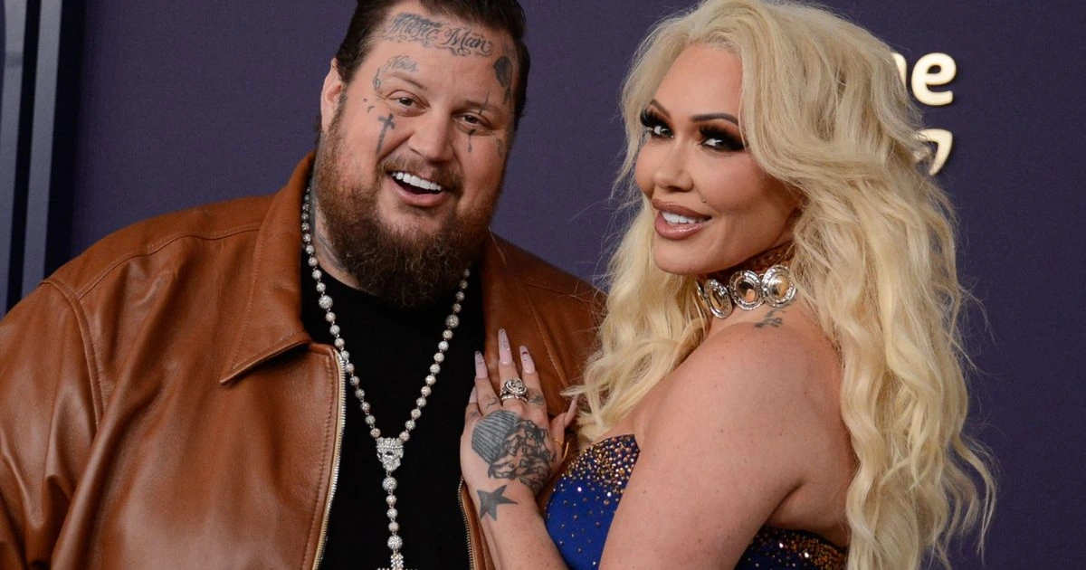 Bunnie Xo says Jelly Roll has no issues with her viral kiss