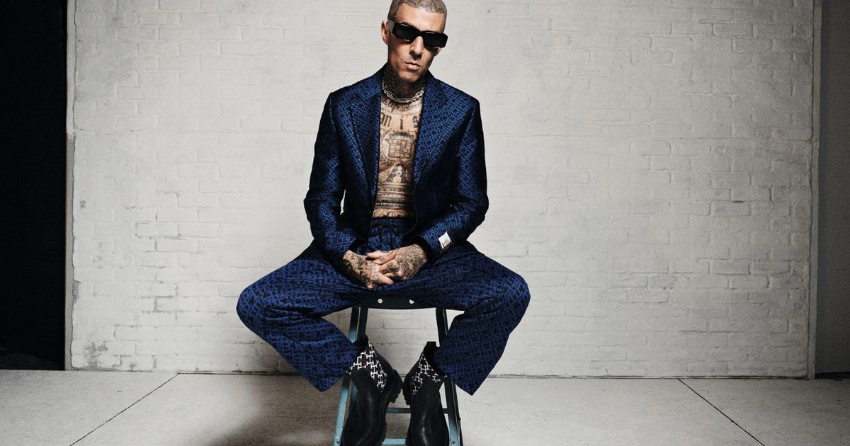 travis-barker-recalls-hiding-out-in-fear-after-plane-crash