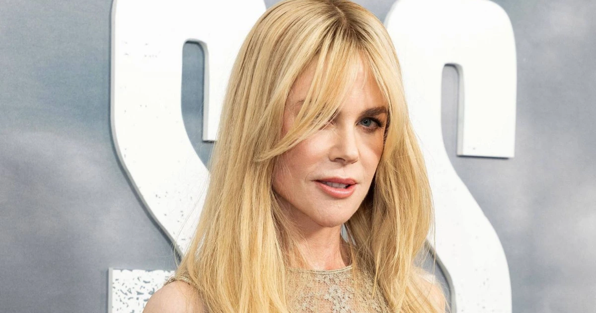 Nicole Kidman shows off her curly hair on Iceland vacation