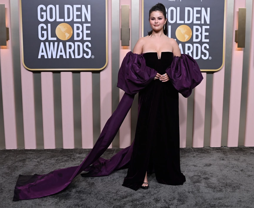 jacquemus red dress La Robe Maille Nodo style_id:023040639 Lady Gaga Met Gala Color:DARK TEAL The Castagna Dress features