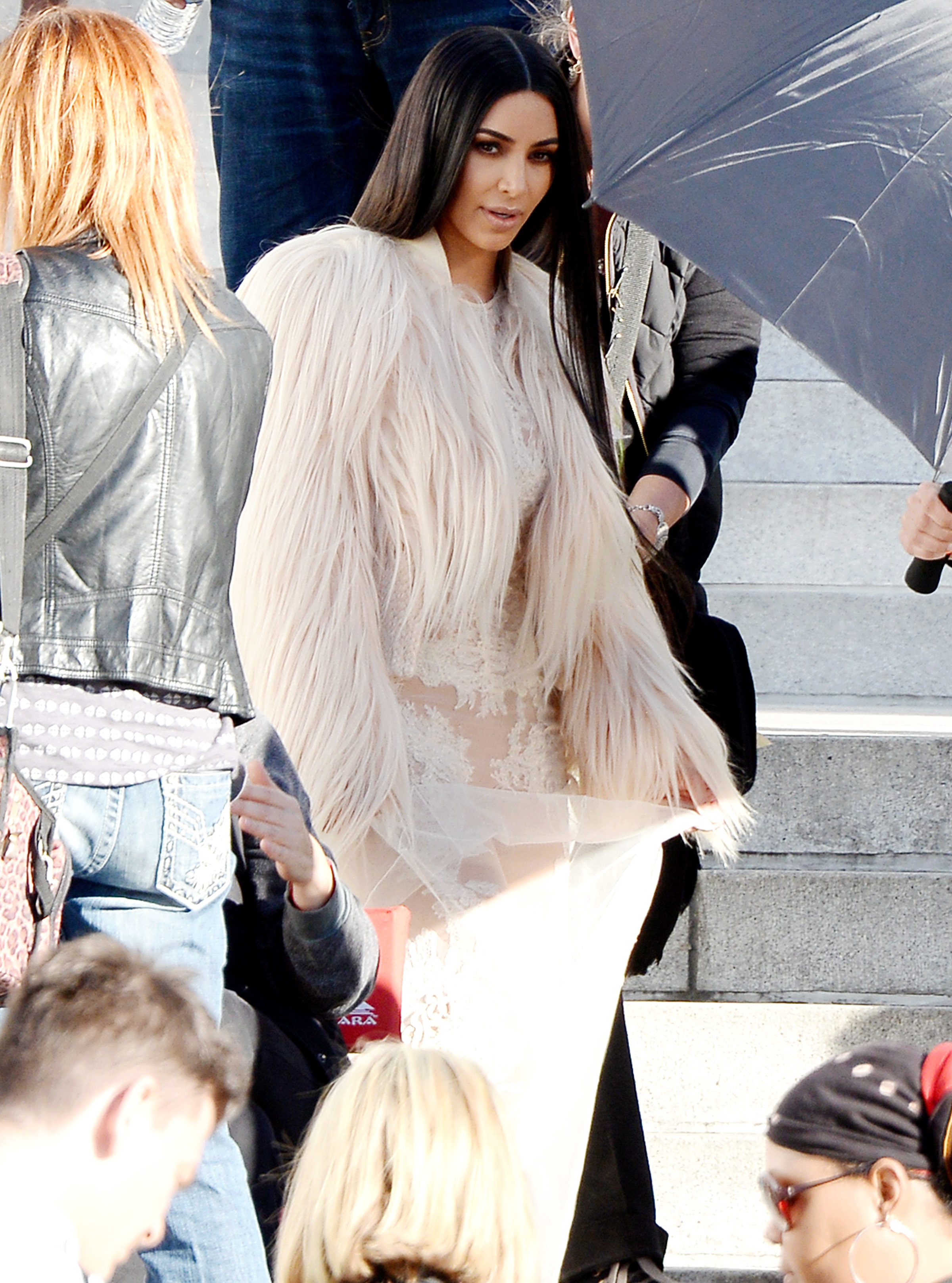Pamela Anderson sends Kim Kardashian faux fur coat
