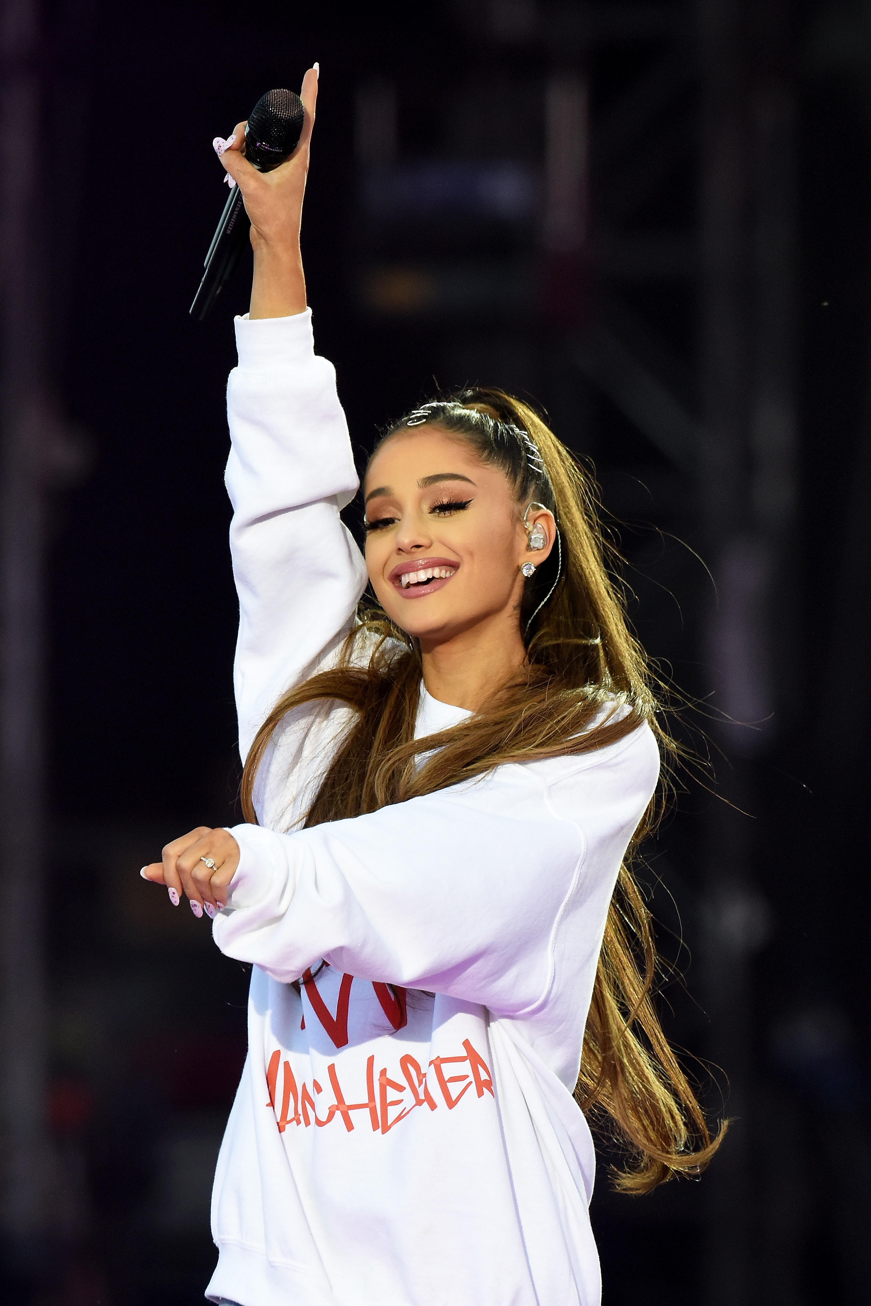 A lot of fans think Ariana Grande is engaged...