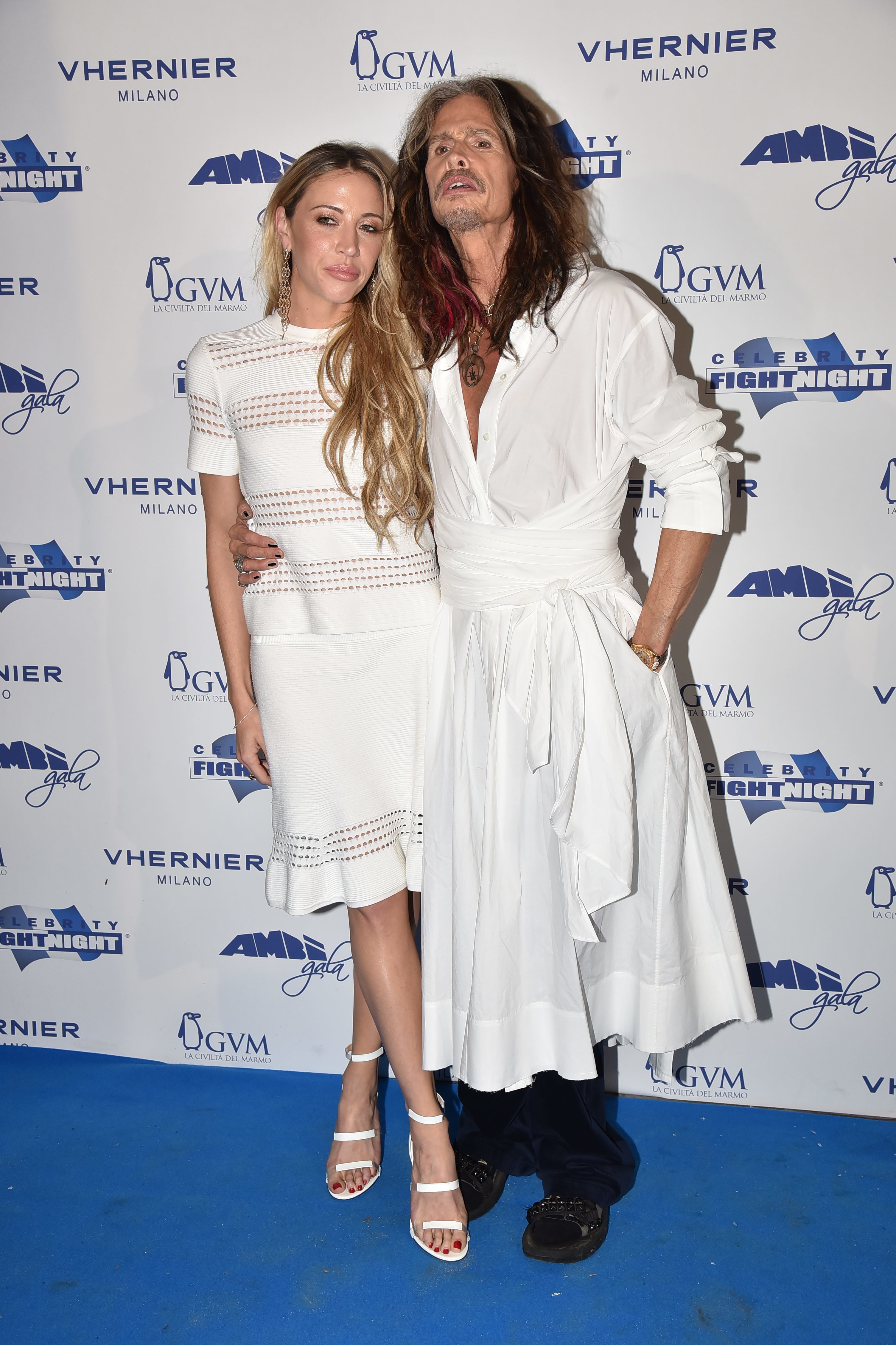 Steven Tyler, 69, wears dress at event with 28-year-old girlfriend