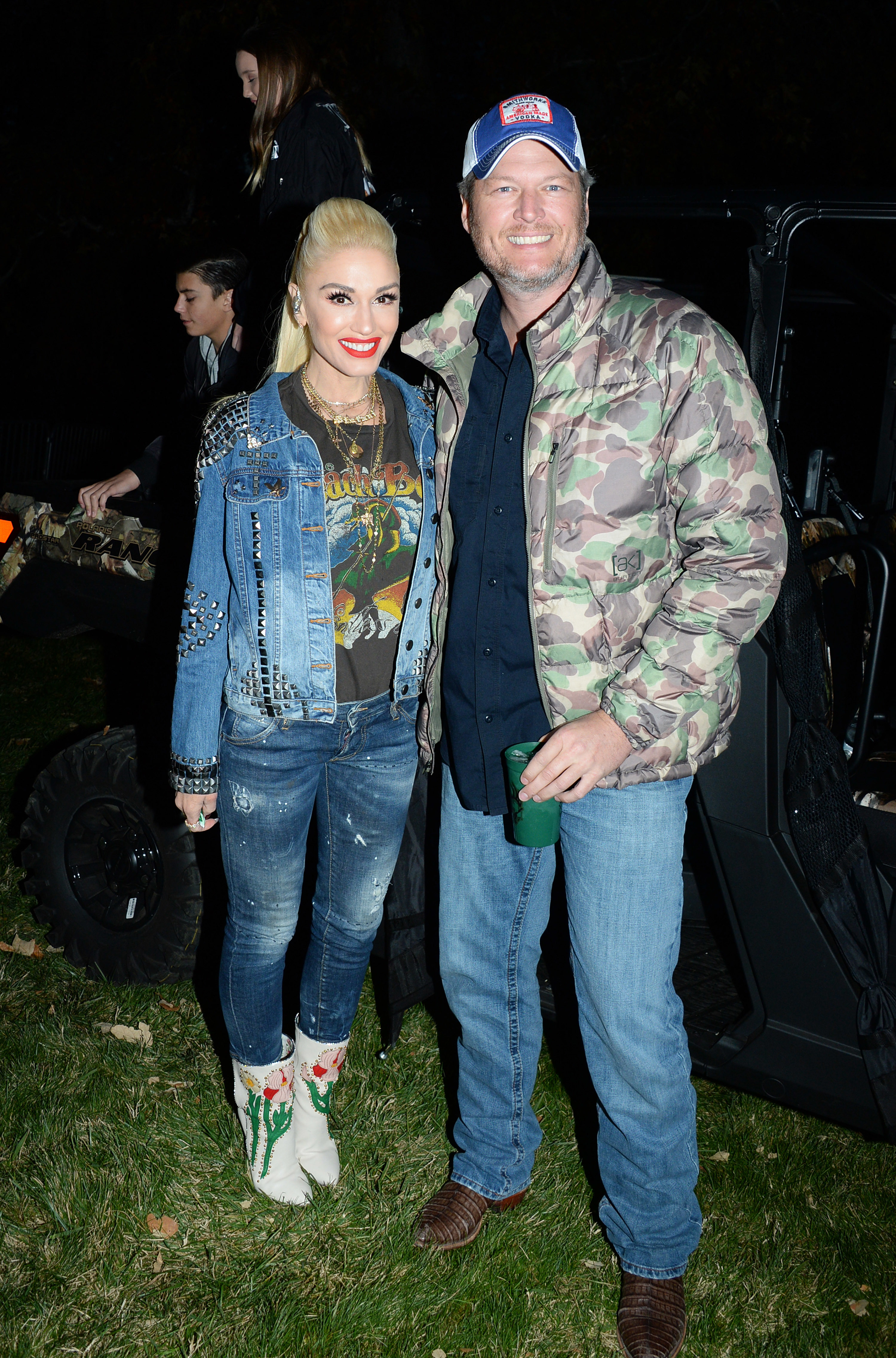 Gwen Stefani "Relieved" Blake Shelton Didn't Propose On Christmas Is ...