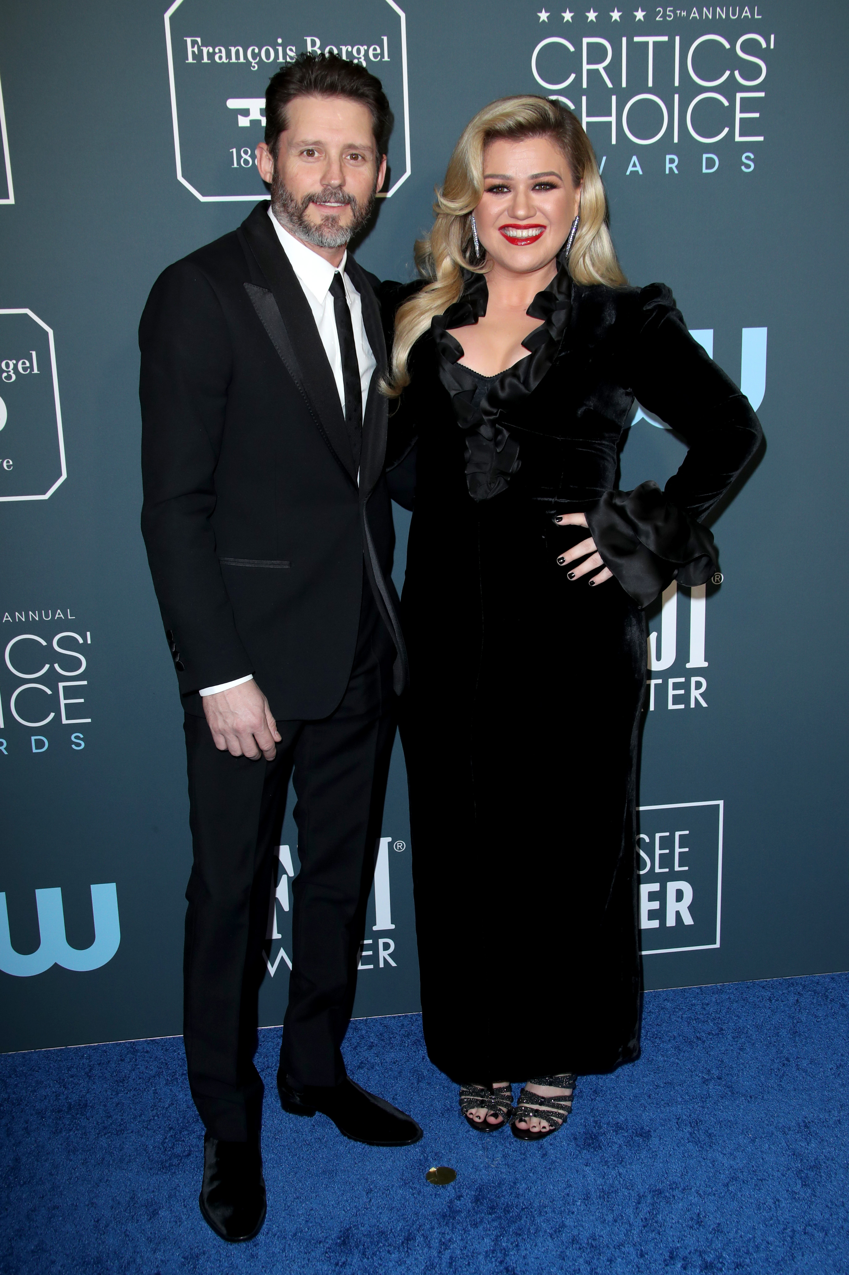 Kelly Clarkson's friends are 'shocked' over divorce filing - Wonderwall