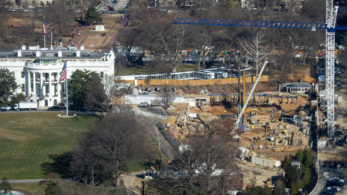 Toxic waste from Trump's ballroom dumped on golf course