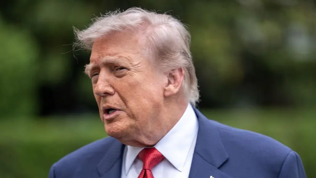 donald-trump-reaches-new-low-approval-rating