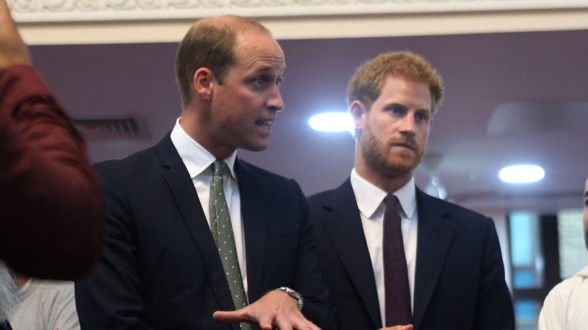 Prince Harry thinks Prince William 'pressured' cousin Peter Phillips to take a side amid feud