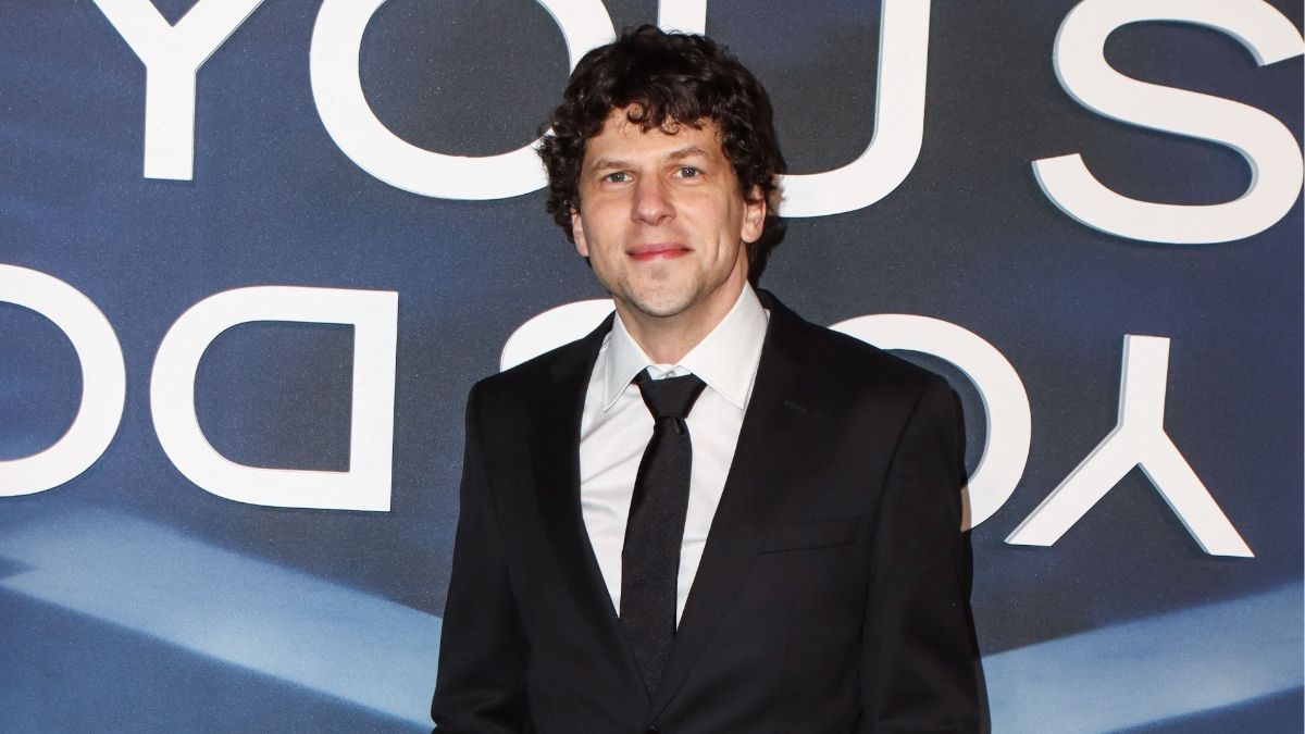 Jesse Eisenberg thinks fleeing U.S. over Trump is ‘silly,’ says ‘we have a responsibility to stay’