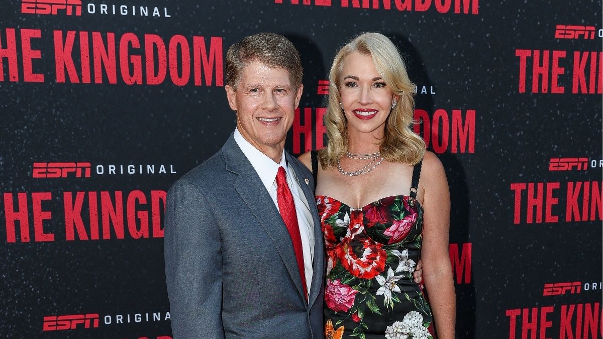 Chiefs owner's wife shuts down Taylor Swift wedding rumors