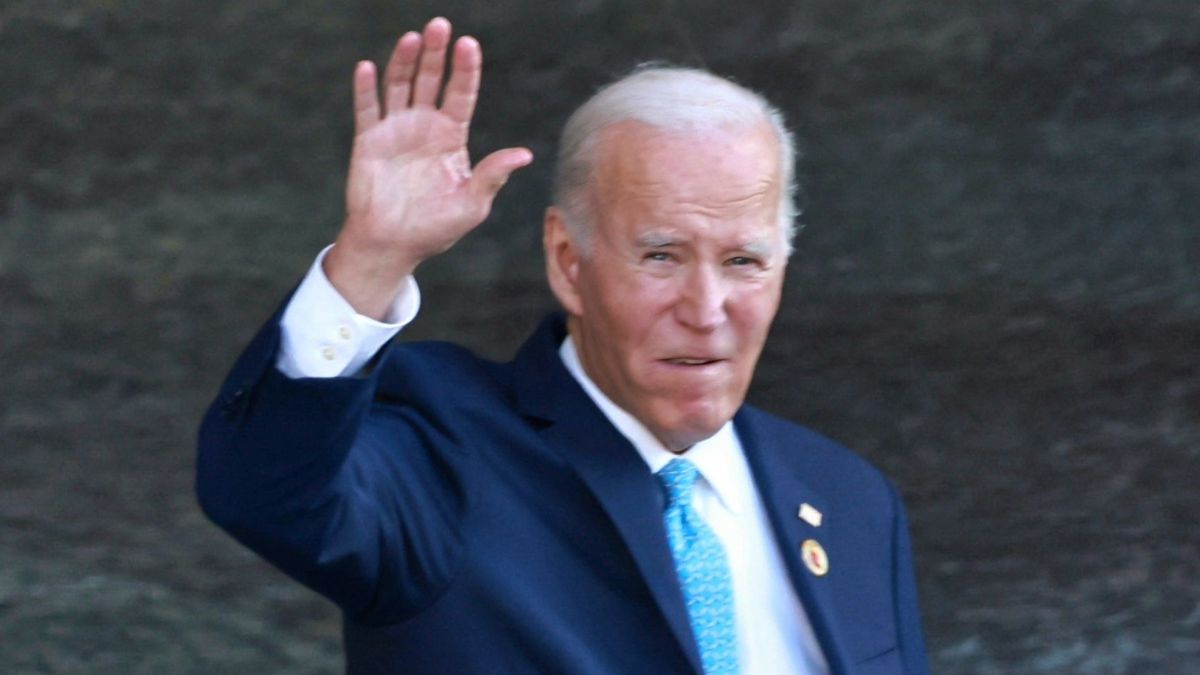 jimmy-fallon-jokes-former-president-joe-biden-age-upcoming-memoir