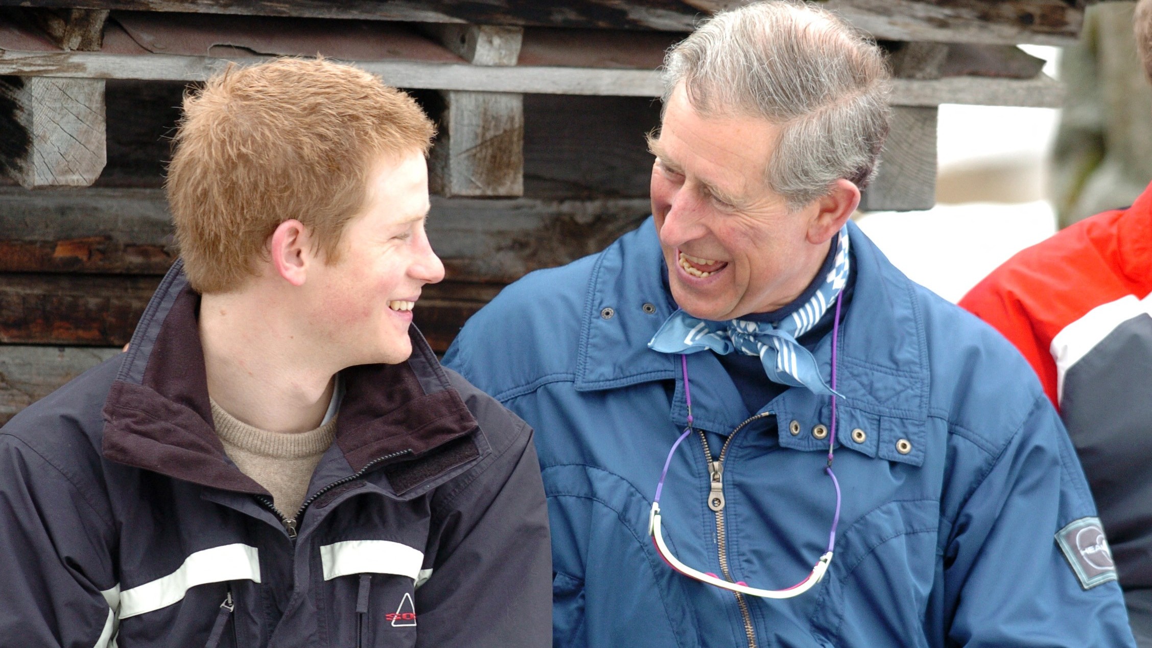 Prince Harry Desperate To Be Pictured With King Charles prince-harry-desperate-to-be-pictured-with-king-charles