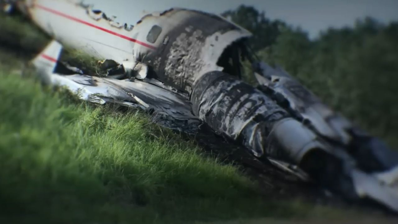 travis-barker-recalls-hiding-out-in-fear-after-plane-crash