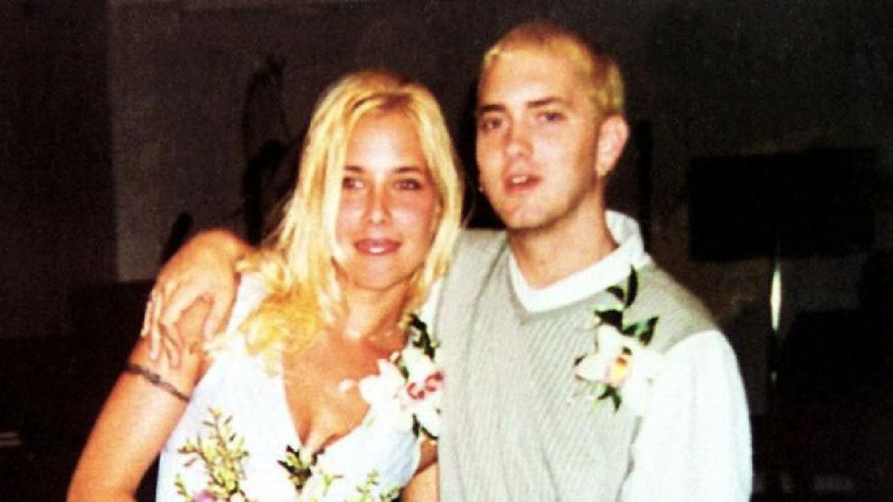kim-mathers-jailed-over-bond-violations