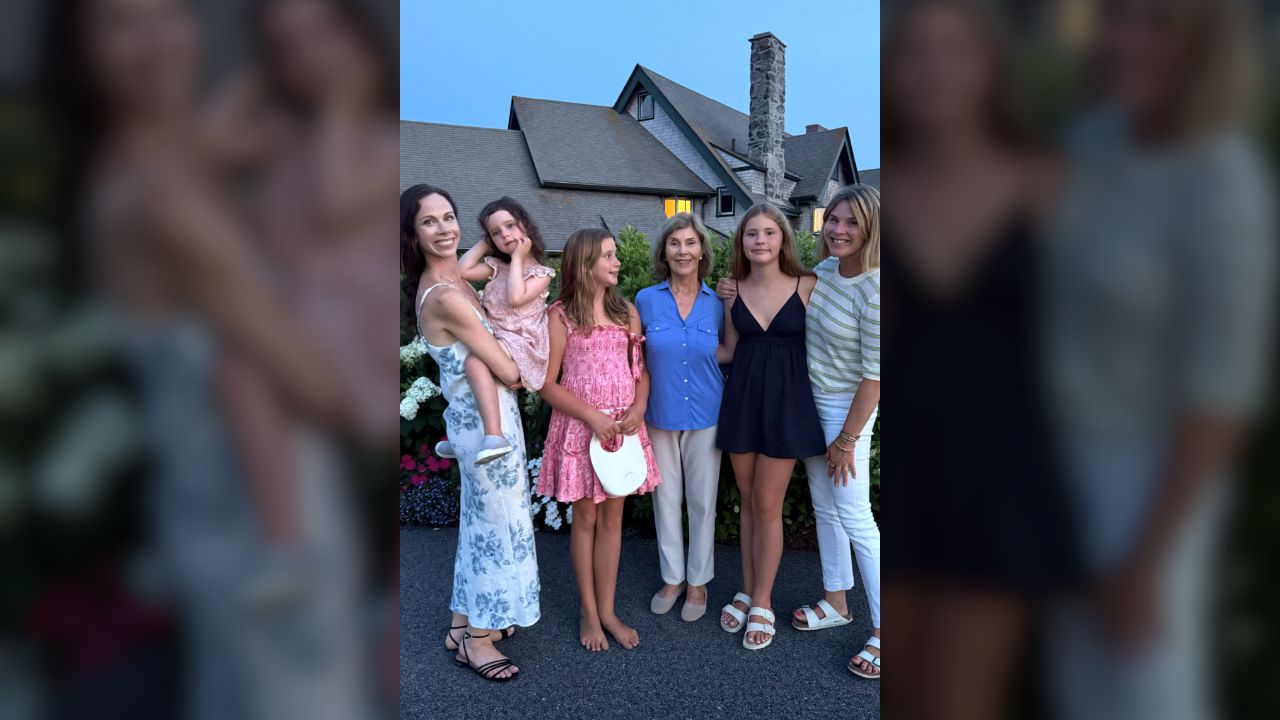 Jenna Bush Hager shares rare family photo with her mom and twin sister