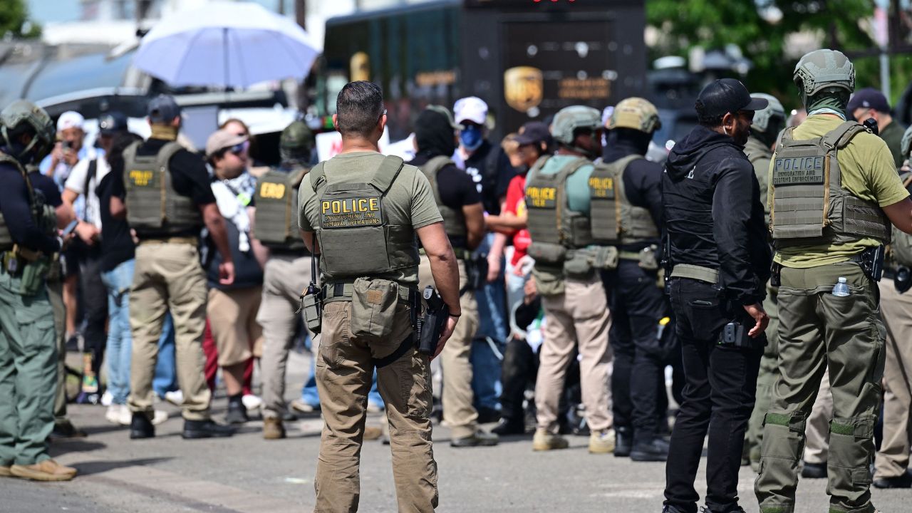 ice-arresting-parents-school-bus-stops-sinister-move-children-alone-scared-to-death